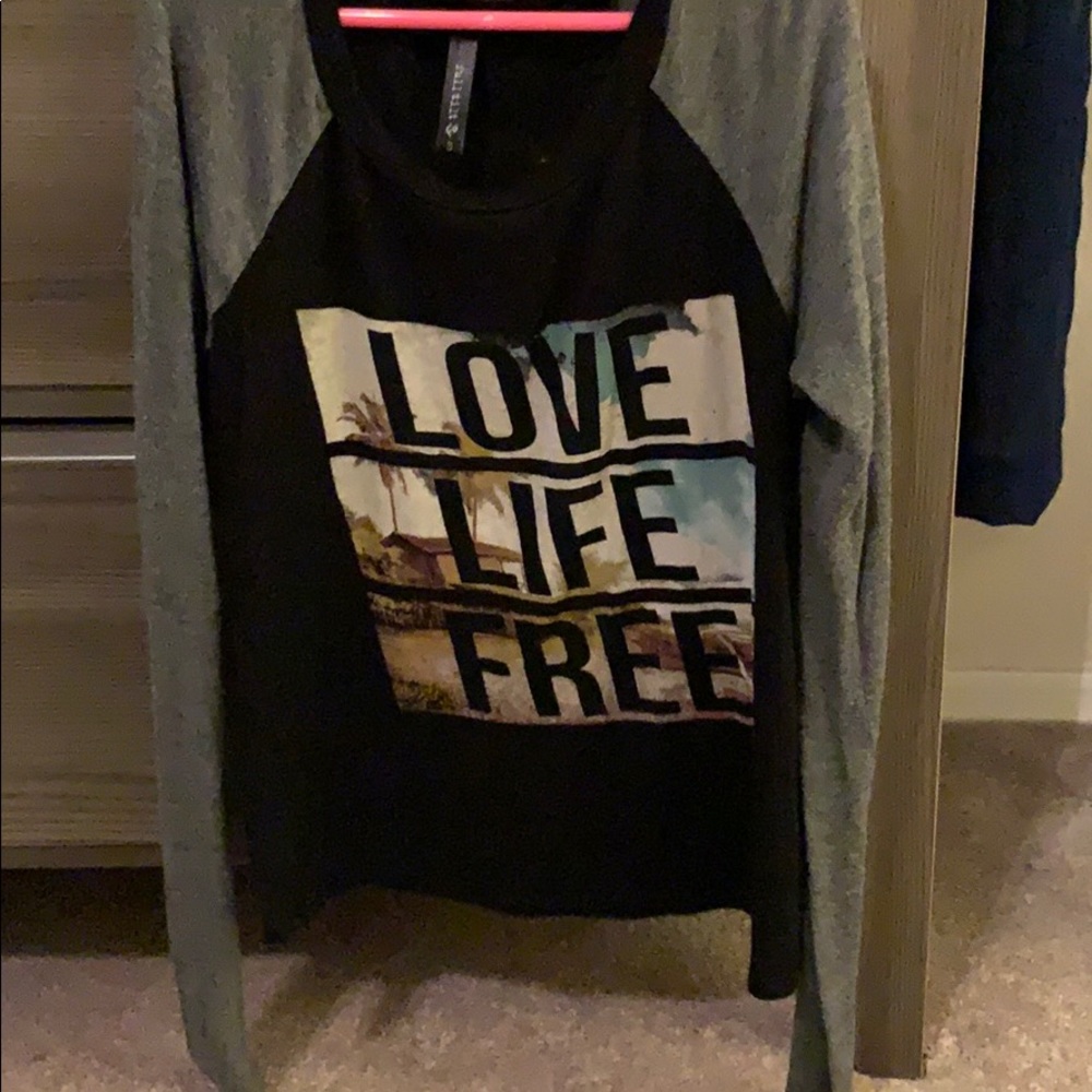 Girls size S / Sm long sleeve flowy and light